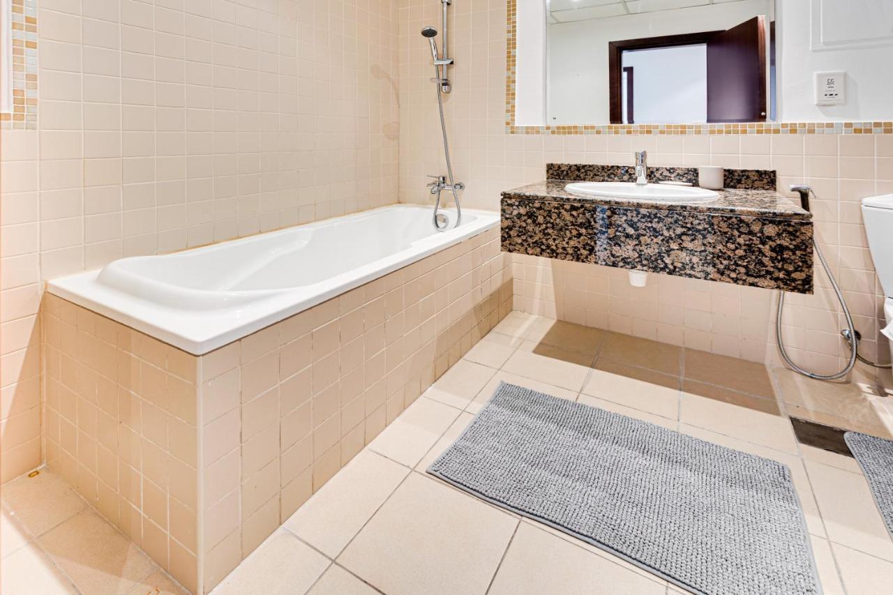 2 Bd Apartment In Bahar Jbr Dubai Ngoại thất bức ảnh